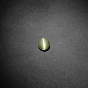 Chrysoberyl cat's eye verde natural de 0,66 ct, transparente, transparente / translúcido