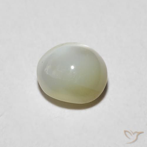 Crisoberilo Ojo de Gato Verde-amarillo grisáceo natural de 0.92 ct, Ovalada, Translúcido