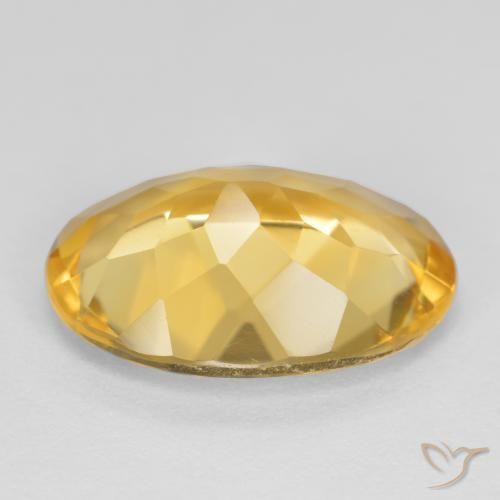 Citrino Dorado medio natural de 4.63 ct, Ovalada, VVS-VS