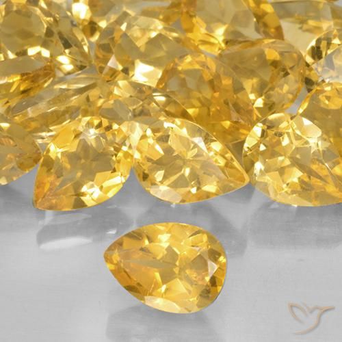 Citrino Dorado medio natural de 0.66 ct, En forma de pera, VVS-VS