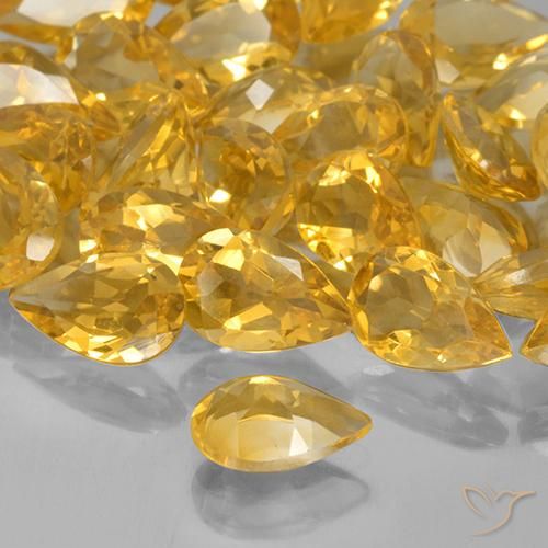 Citrino Naranja dorado natural de 0.73 ct, En forma de pera, VVS-VS