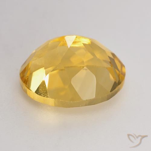 Citrino Dorado medio natural de 3.77 ct, Ovalada, VVS-VS