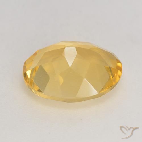 Citrino Dorado medio natural de 3.06 ct, Ovalada, VVS-VS