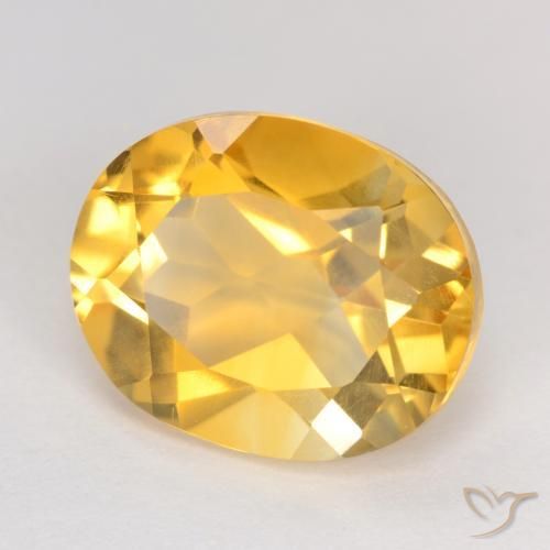 Citrino Dorado medio natural de 3.49 ct, Ovalada, VVS-VS