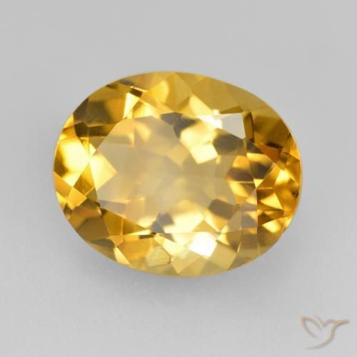 Citrino Dorado claro medio natural de 4.77 ct, Ovalada, VVS-VS