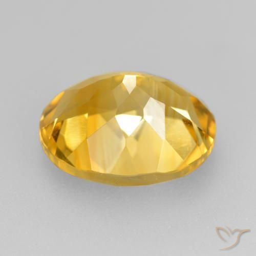 Citrino Dorado claro medio natural de 4.77 ct, Ovalada, VVS-VS
