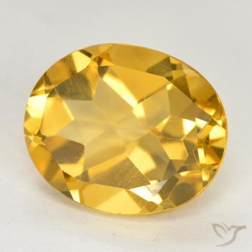 Citrino Dorado claro natural de 3.48 ct, Ovalada, VVS-VS