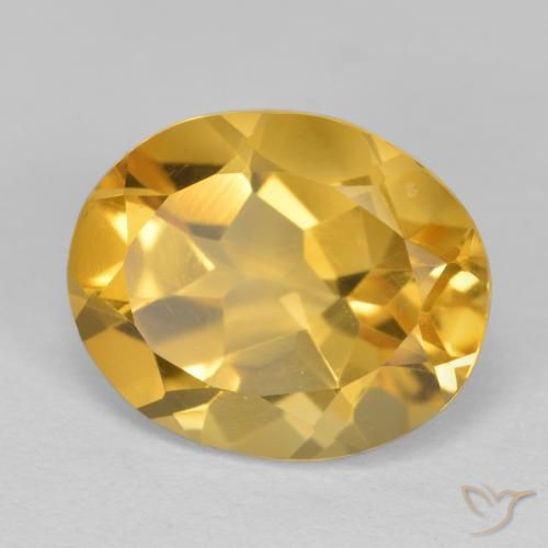 Citrino Dorado medio natural de 3.39 ct, Ovalada, VVS-VS