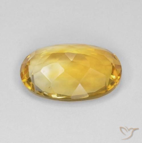 Citrino Dorado medio natural de 3.80 ct, Ovalada, VVS