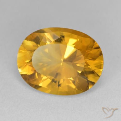 Citrino Medium Light-Golden natural de 6.35 ct, Ovalada, VVS-VS