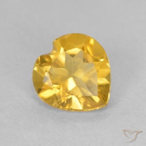 Citrino Dorado medio natural de 0.63 ct, Corazón, VVS-VS
