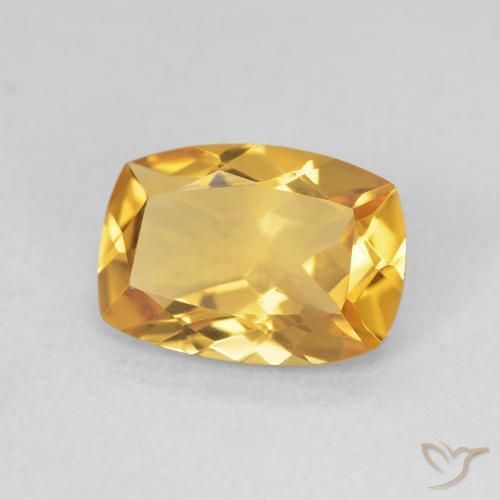 Citrino Medium Light-Golden natural de 2.53 ct, Forma Cojín, VVS
