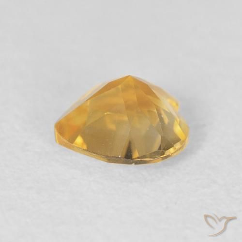 Citrino Dorado claro natural de 0.60 ct, Corazón, VVS