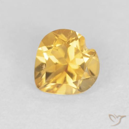 Citrino Dorado claro natural de 0.73 ct, Corazón, VVS