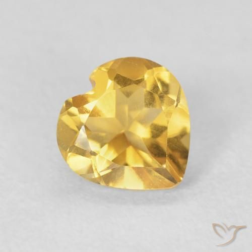 Citrino Dorado claro natural de 0.67 ct, Corazón, VVS-VS