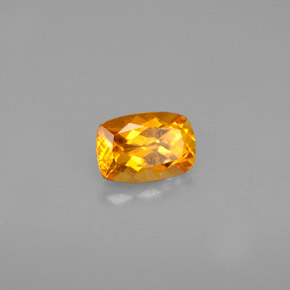 Clinohumita naranja natural de 0,58 ct, corte cojín, VS-SI