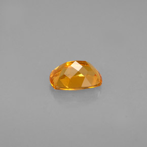 Clinohumita naranja natural de 0,58 ct, corte cojín, VS-SI