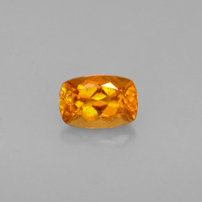 Clinohumite Naranja amarillo natural de 0.59 ct, Corte Cojín, VS
