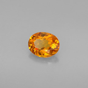 Clinohumita naranja natural de 0,54 ct, corte óvalo, VVS-VS