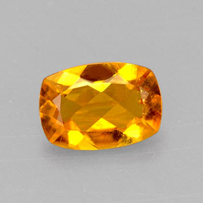 Clinohumita naranja natural de 0,65 ct, corte cojín, VS