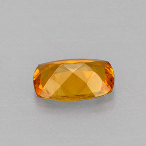 Clinohumita naranja natural de 0,65 ct, corte cojín, VS