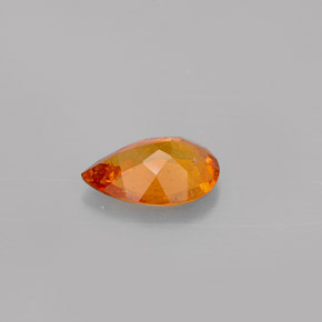 Clinohumite Naranja amarillo natural de 0.64 ct, En forma de pera, VS-SI