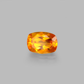 Clinohumite Naranja amarillo natural de 0.59 ct, Corte Cojín, VS