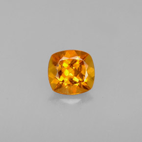 Clinohumita naranja natural de 0,53 ct, corte cojín, VS-SI