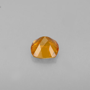 Clinohumita naranja natural de 0,53 ct, corte cojín, VS-SI