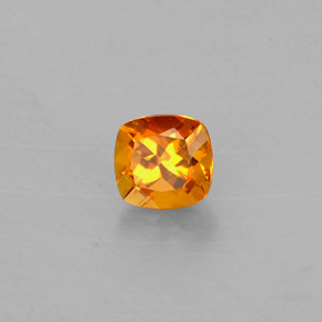 Clinohumita naranja natural de 0,40 ct, corte cojín, VS