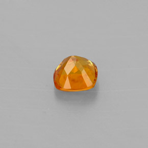 Clinohumita naranja natural de 0,40 ct, corte cojín, VS
