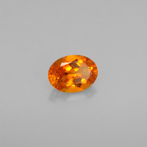 Clinohumite Naranja amarillo natural de 0.50 ct, Corte Óvalo, VS
