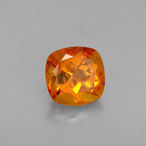 Clinohumita naranja natural de 0,60 ct, corte cojín, VS-SI