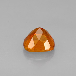 Clinohumita naranja natural de 0,60 ct, corte cojín, VS-SI