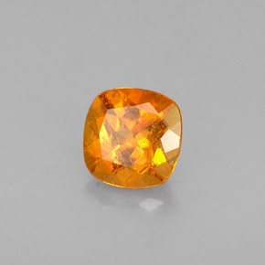 Clinohumite Naranja amarillo natural de 0.41 ct, Corte Cojín, VS