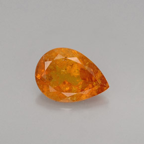 Clinohumita naranja natural de 0,73 ct, en forma de pera, VS-SI