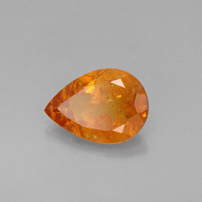 Clinohumita naranja natural de 0,73 ct, en forma de pera, VS-SI