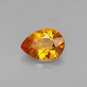 Clinohumite Naranja amarillo natural de 0.54 ct, En forma de pera, VVS-VS