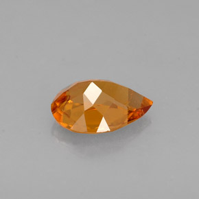 Clinohumite Naranja amarillo natural de 0.54 ct, En forma de pera, VVS-VS