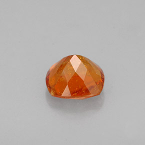 Clinohumite Naranja amarillo natural de 0.62 ct, Corte Cojín, VS