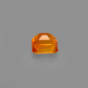 Clinohumita naranja natural de 0,69 ct, corte esmeralda, VS-SI