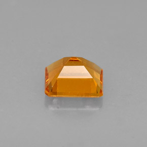 Clinohumite Naranja amarillo natural de 0.49 ct, corte esmeralda, VS