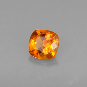 Clinohumita naranja natural de 0,51 ct, corte cojín, VS