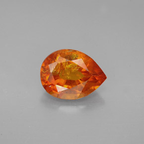 Clinohumite Naranja amarillo natural de 2.04 ct, En forma de pera, SI