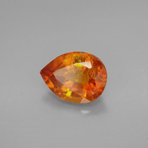 Clinohumite Naranja amarillo natural de 2.04 ct, En forma de pera, SI
