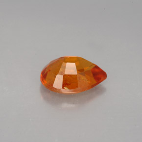 Clinohumite Naranja amarillo natural de 2.04 ct, En forma de pera, SI