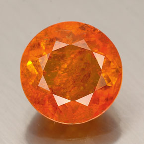 Clinohumite Naranja amarillo natural de 3.12 ct, Corte Redondo, SI