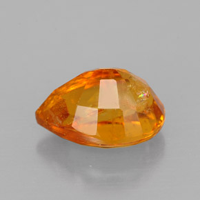 Clinohumite Naranja amarillo natural de 2.45 ct, En forma de pera, SI