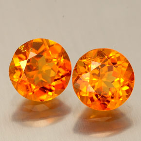Gemas de clinohumita naranja natural de  ct, corte redondo, VS-SI