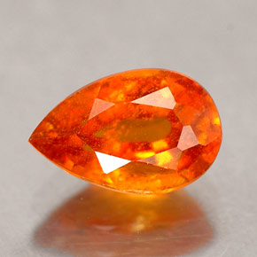 Clinohumite Naranja amarillo natural de 1.75 ct, En forma de pera, SI